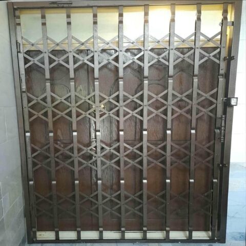 accordion-door-protection-apartment-abt محاسبه قیمت نرده و محافظ آکاردئونی