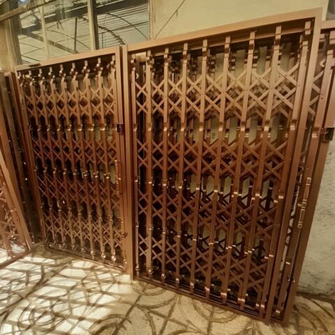 accordion-door-protection-apartment-acc راهنمای جامع خرید درب آکاردئونی ضد سرقت