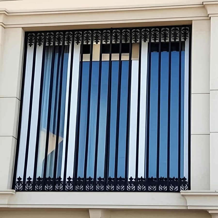 حفاظ پنجره قندیل دار ویلایی
