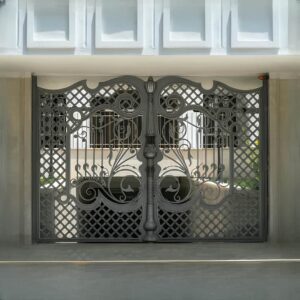 درب فلزی ارغوان کلاسیک لوکس