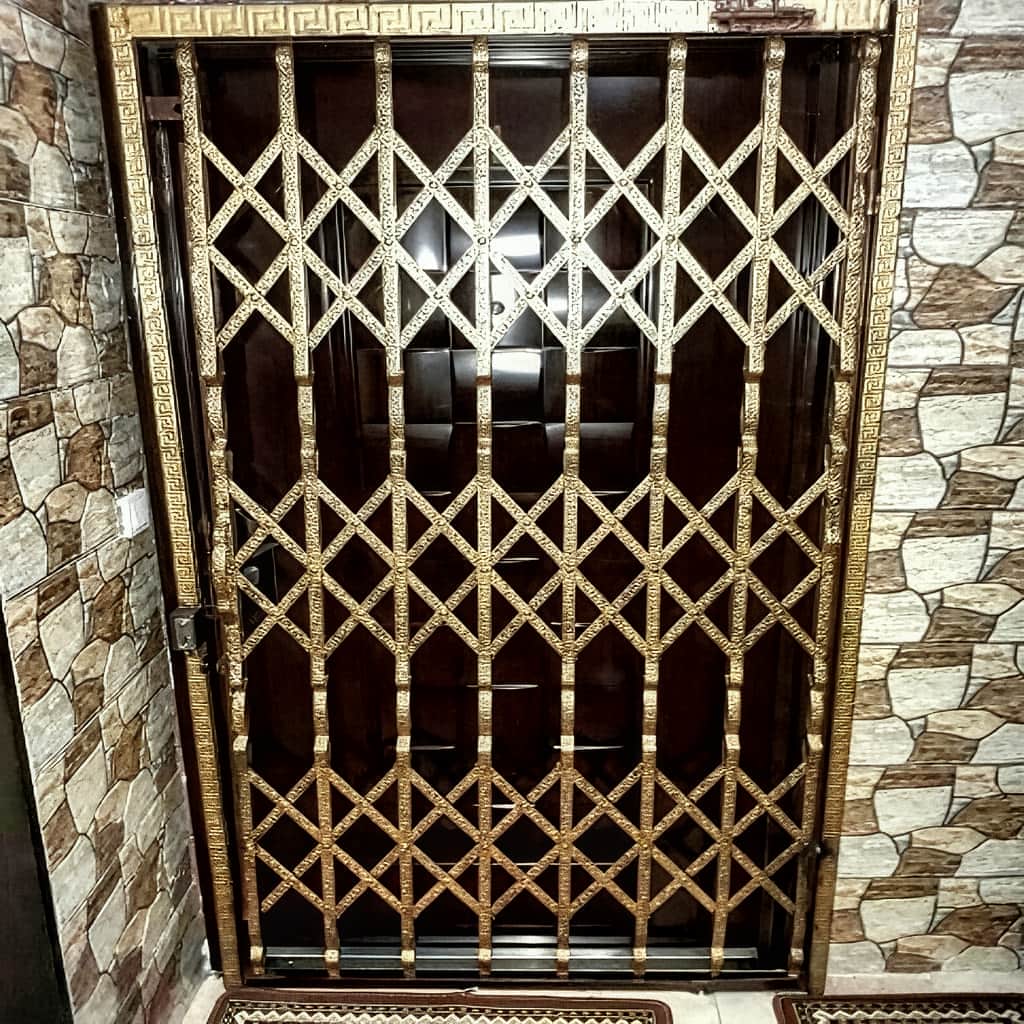 قیمت درب آکاردئونی ویلا سه‌گل در قائمشهر