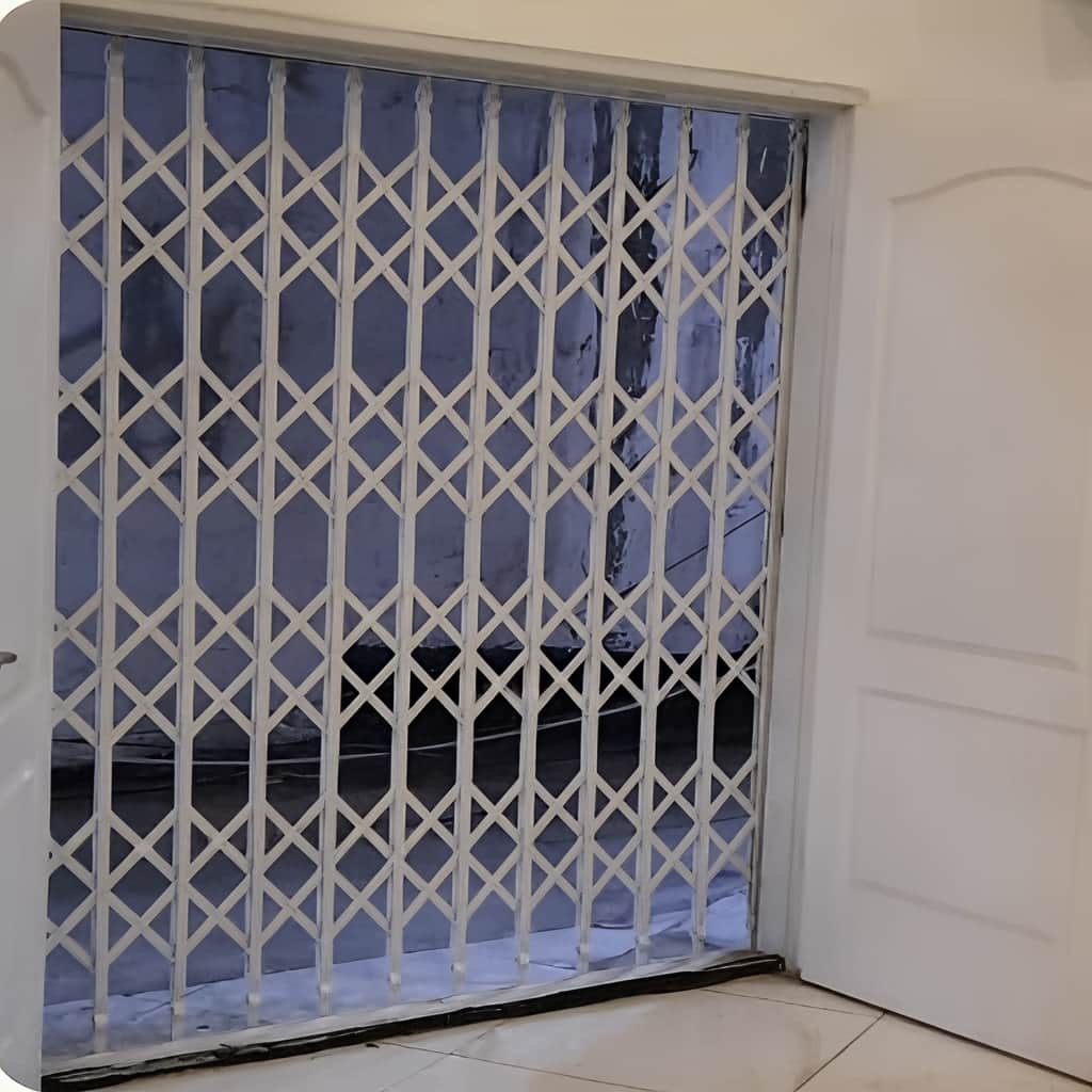 نصب درب آکاردئونی ویلا چهارگل در رشت