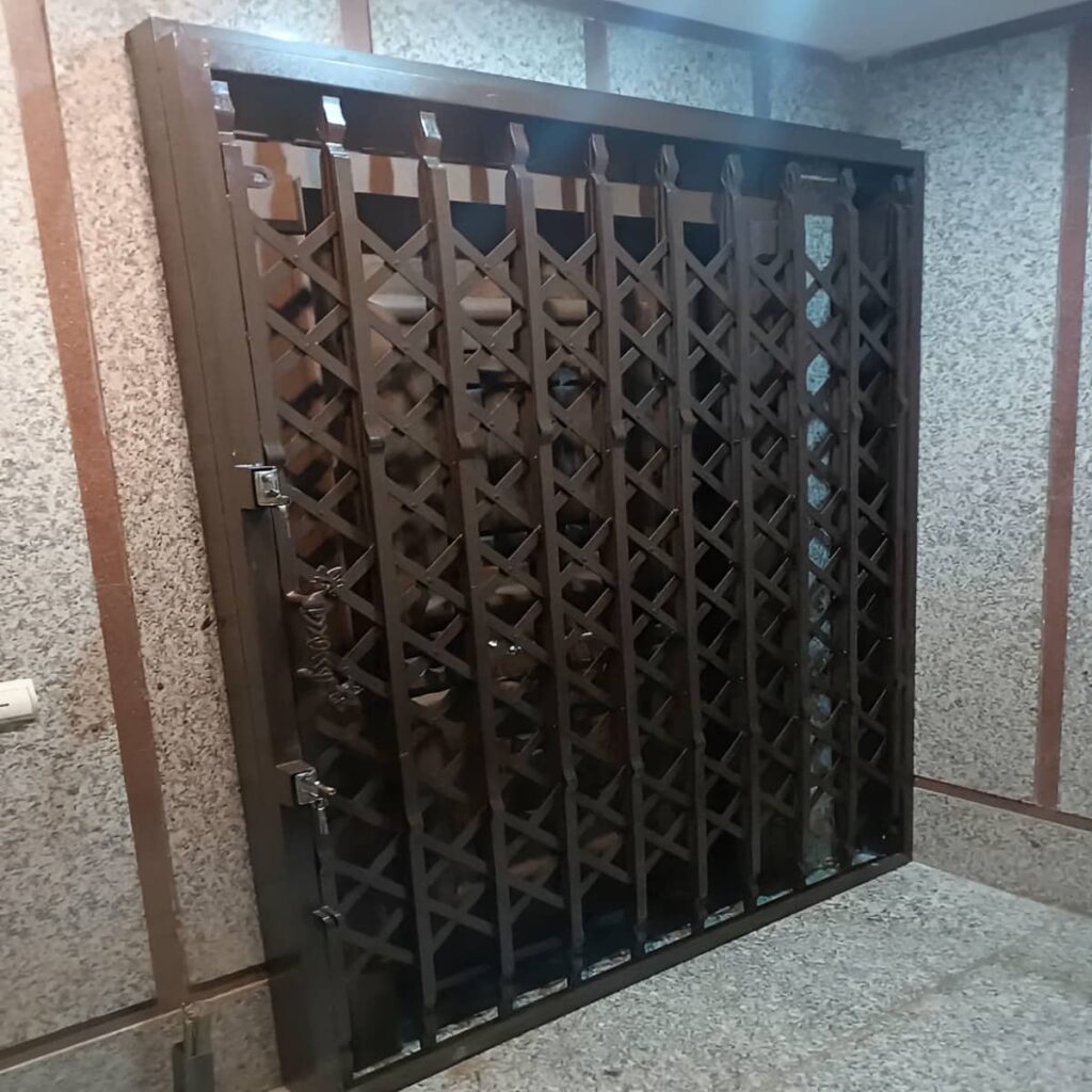 خرید درب آکاردئونی ویلا دوگل در کرمانشاه