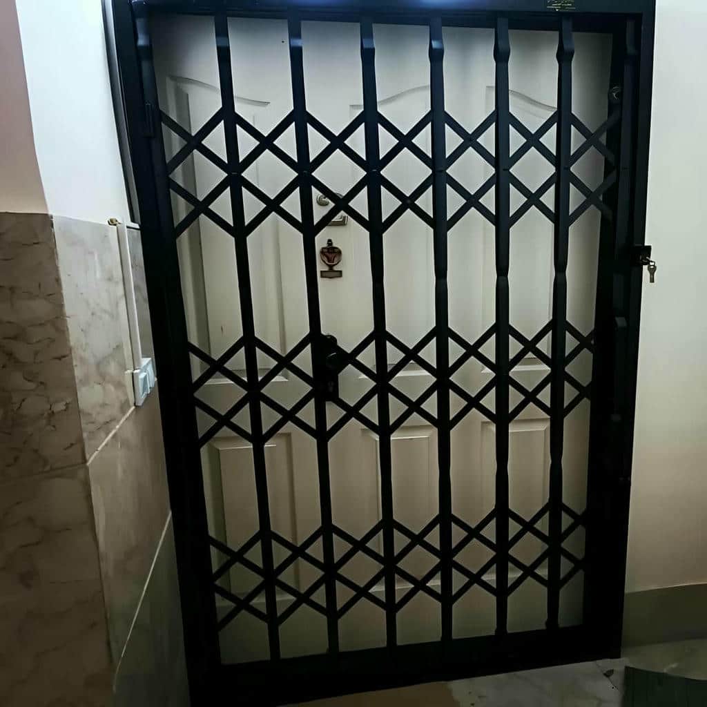 درب آکاردئونی ویلا در محمدشهر درب آکاردئونی ویلا در محمدشهر