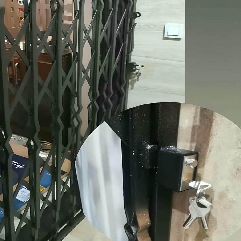 درب آکاردئونی ویلا در ایرانشهر
