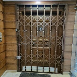 درب آکاردئونی ویلا در زاهدان