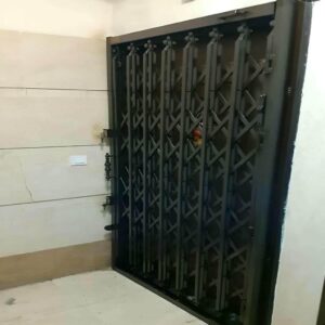 درب آکاردئونی ویلا در نظرآباد