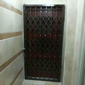 درب آکاردئونی ویلا در سمنان