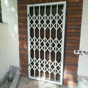 درب آکاردئونی ویلا در پردیس