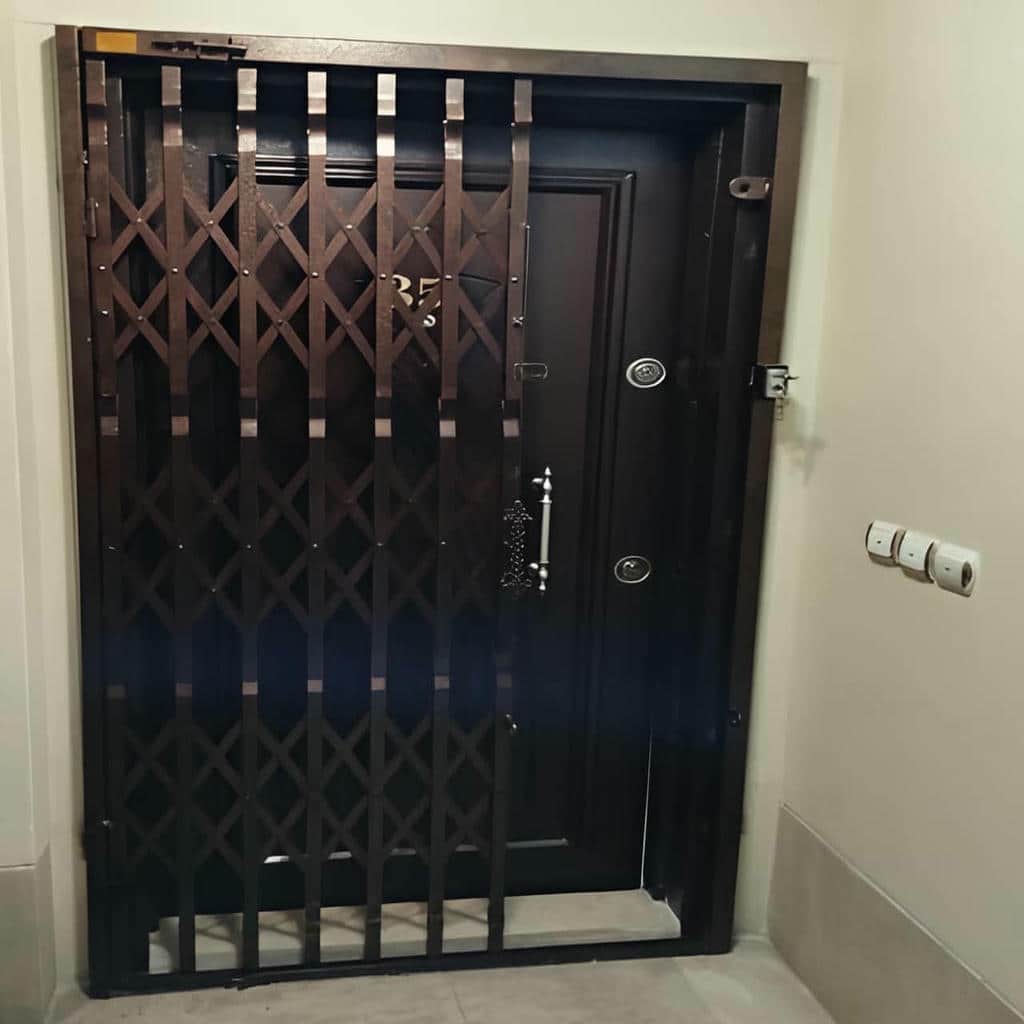 درب آکاردئونی ویلا در رشت