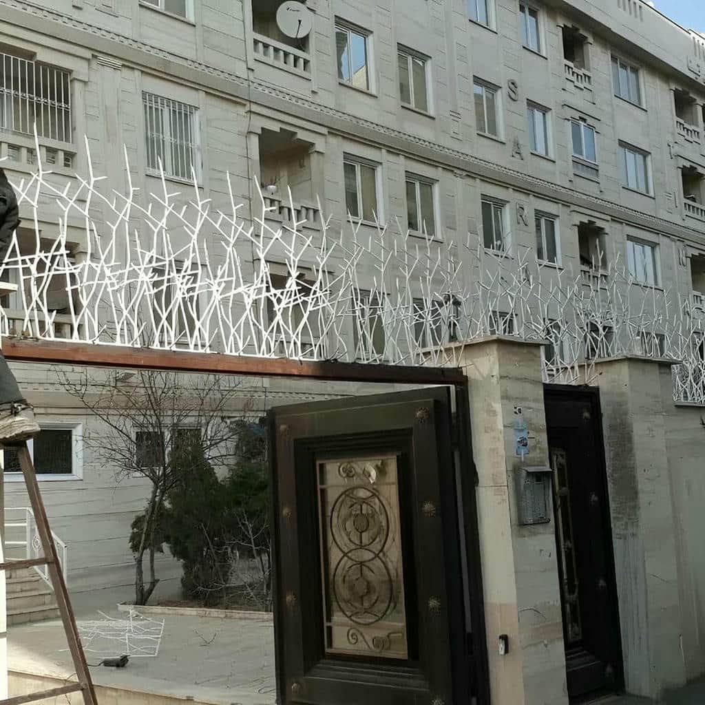 خرید حفاظ شاخ گوزنی دیوار ویلا در اردبیل