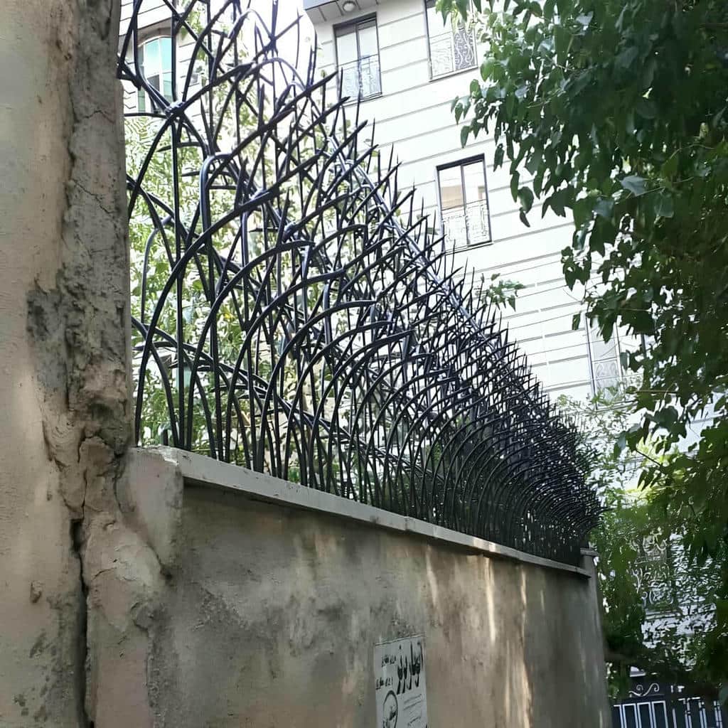 نصب حفاظ شاخ گوزنی حیاط خانه در دماوند