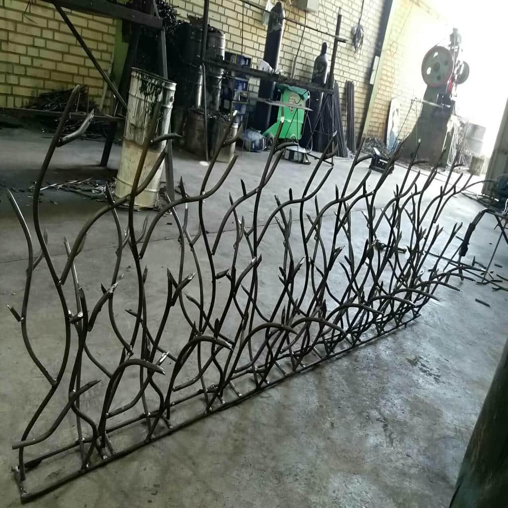 نصب حفاظ شاخ گوزنی حیاط خانه در قم