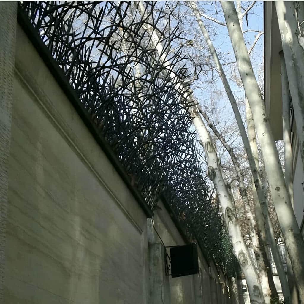 نصب حفاظ شاخ گوزنی دیوار ویلا در بندر انزلی