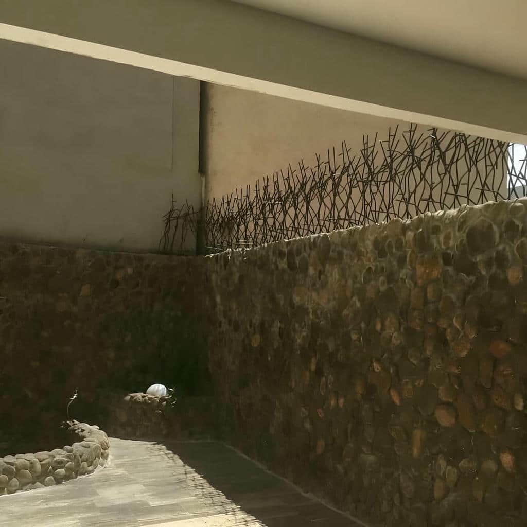 نصب حفاظ شاخ گوزنی حیاط خانه در مشهد