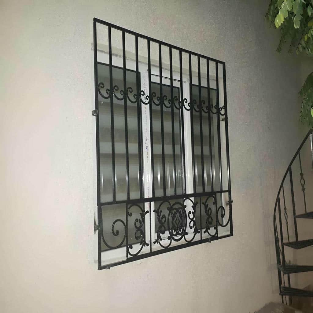 نصب حفاظ پنجره ویلا بازشو در ساری