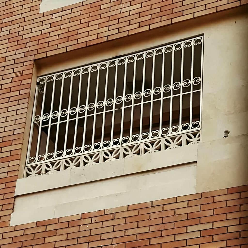 نصب حفاظ پنجره ویلا مدرن در شهرکرد