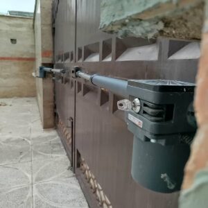 جک درب پارکینگ ویلا در ایرانشهر