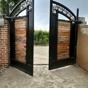 جک درب پارکینگ ویلا در بندرعباس