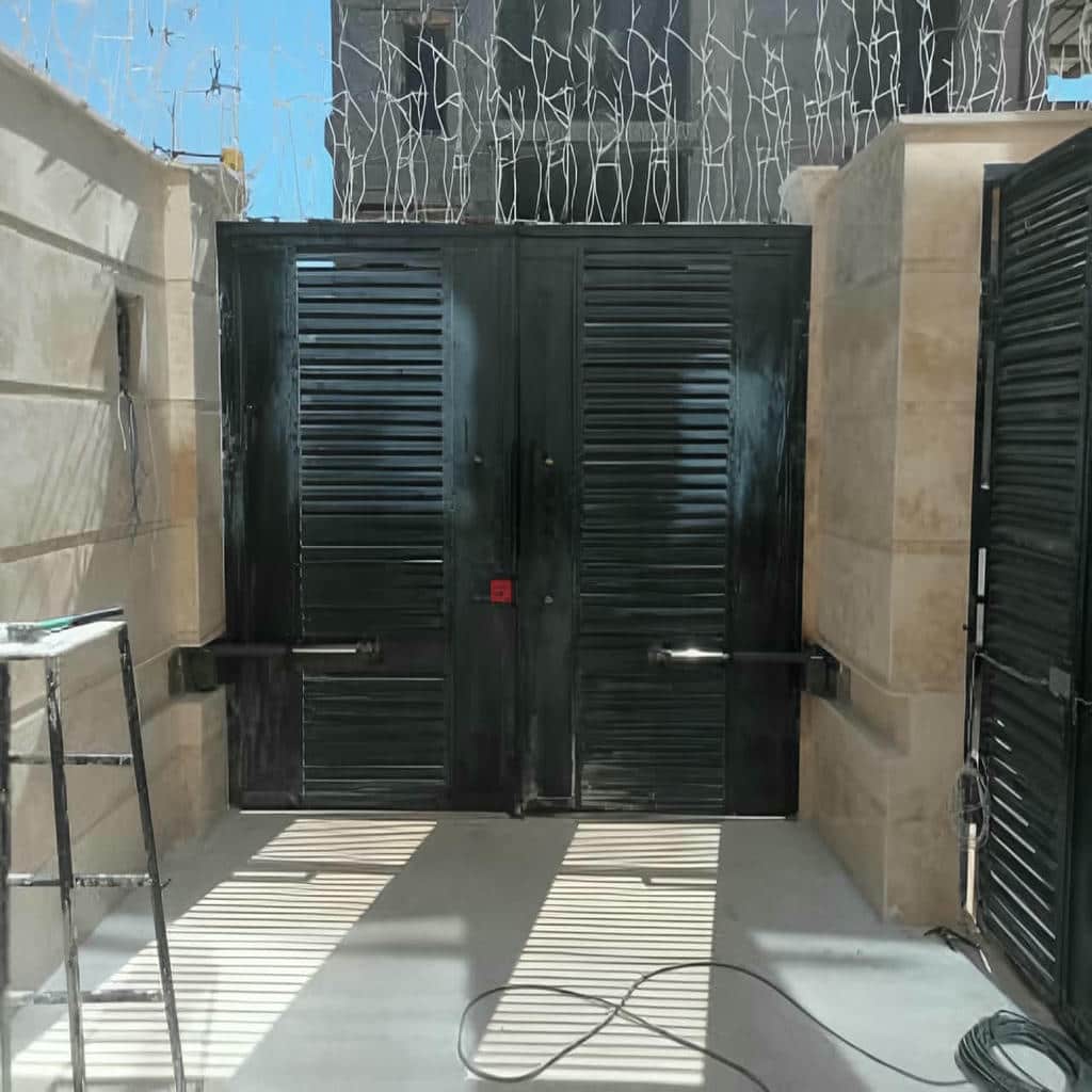 نصب جک درب پارکینگ ویلا اتوماتیک در گنبدکاووس