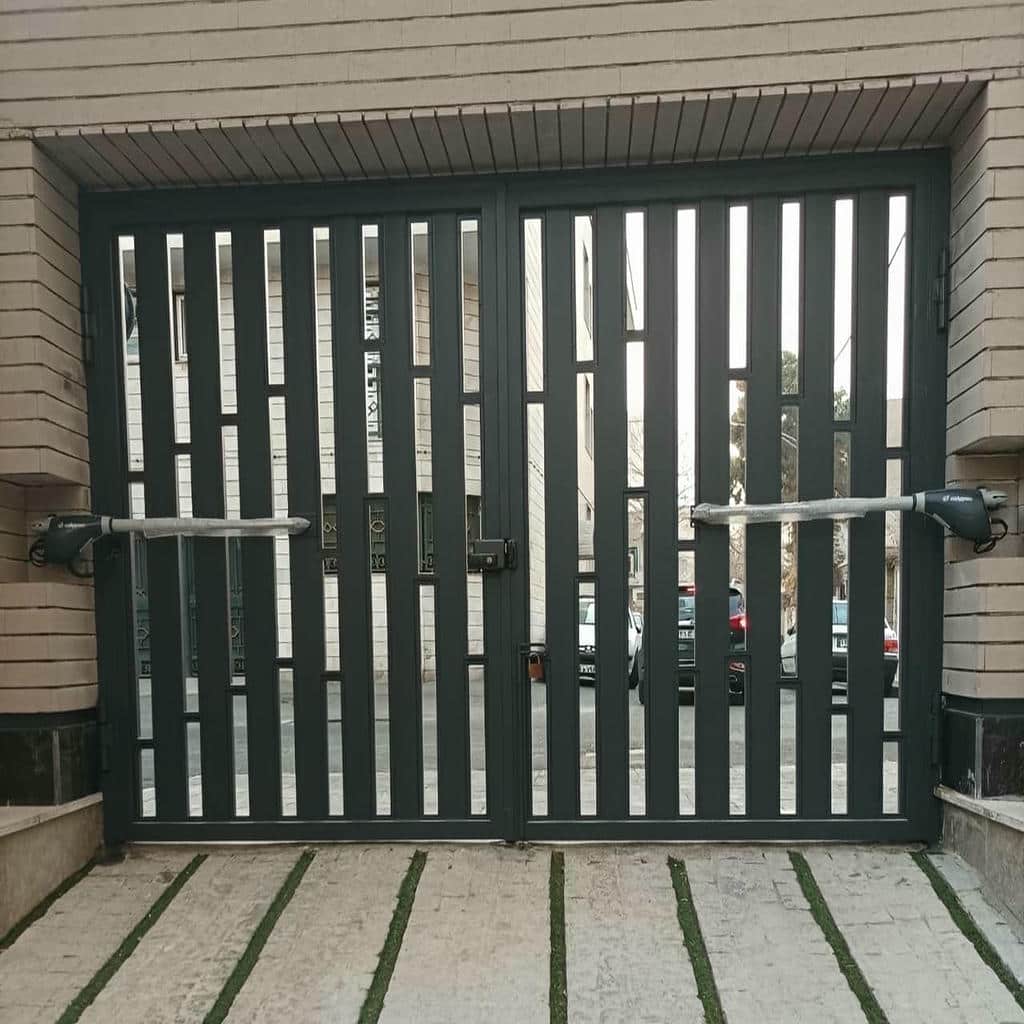 نصب جک درب پارکینگ ویلا اتوماتیک در ارومیه