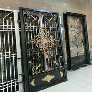 درب حیاط فرفورژه در بندر انزلی