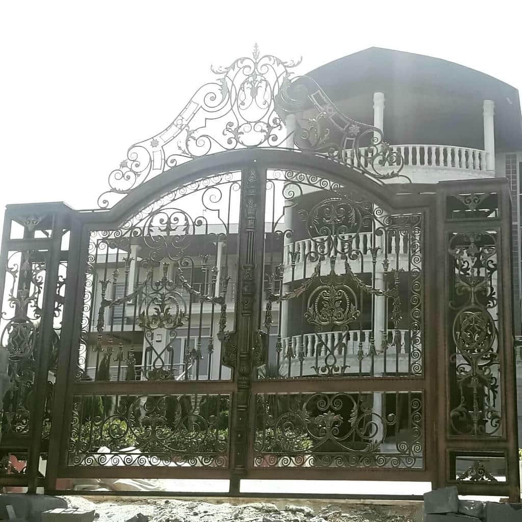 فروش درب حیاط فرفورژه مدل ترکیبی در سقز