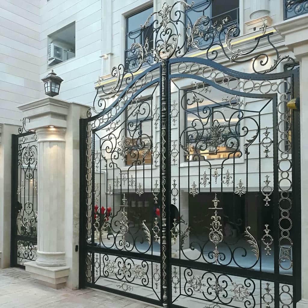 درب حیاط فرفورژه در بندر دیلم