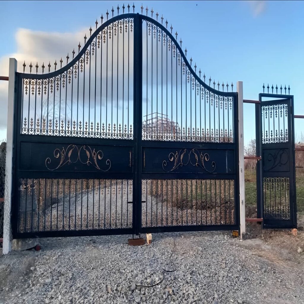 قیمت درب حیاط فرفورژه مدل کلاسیک در مهرشهر کرج
