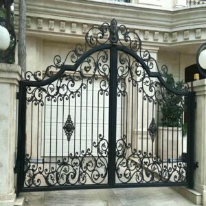 درب حیاط فرفورژه در تهران