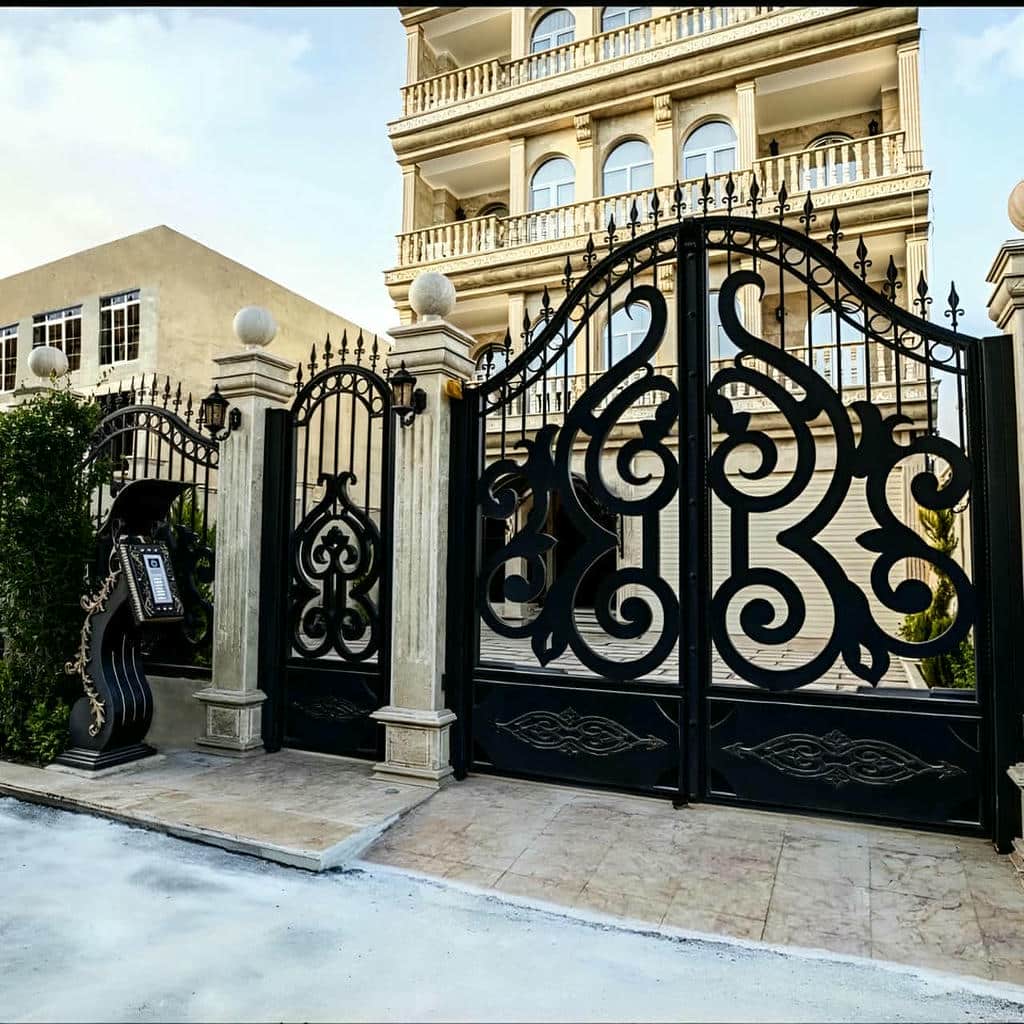 کارخانه درب حیاط فرفورژه مدل ترکیبی در قائمشهر