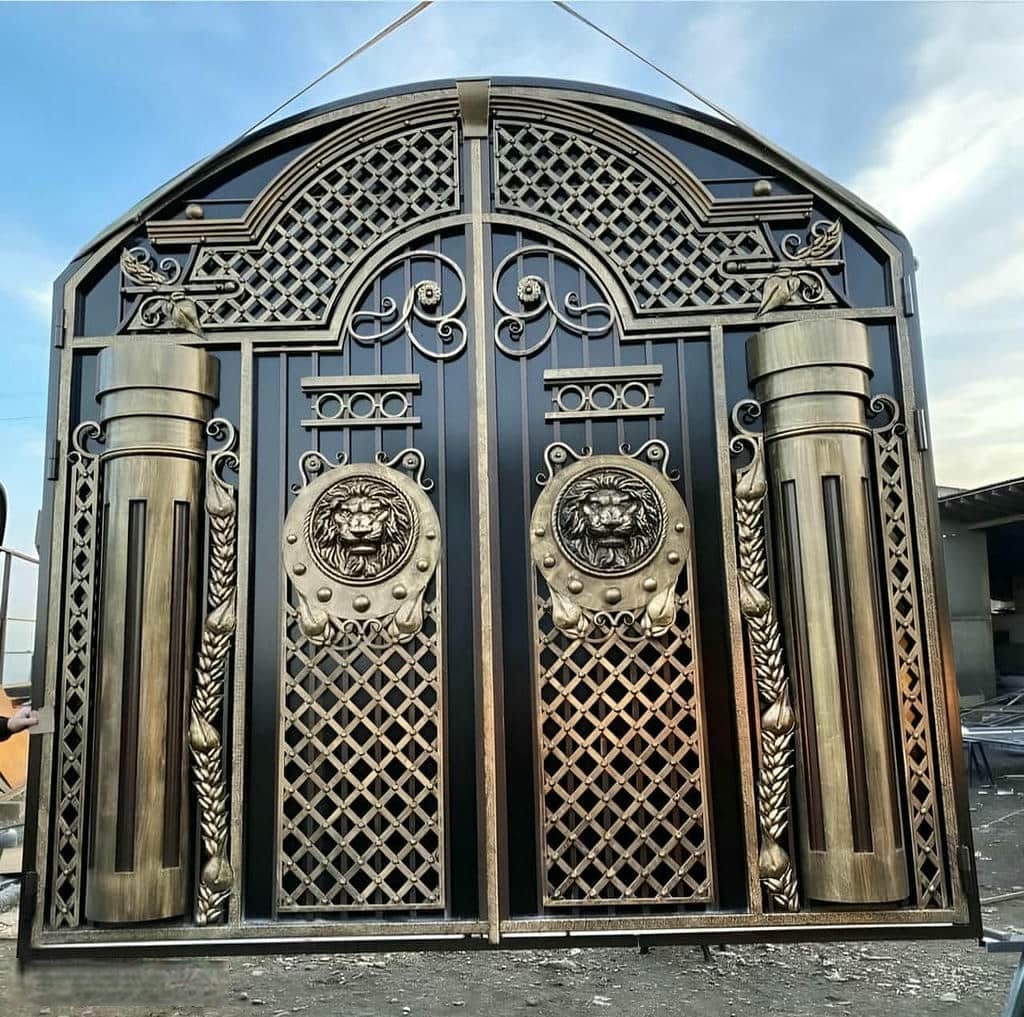 خرید درب حیاط فرفورژه طرح ساده در آبادان