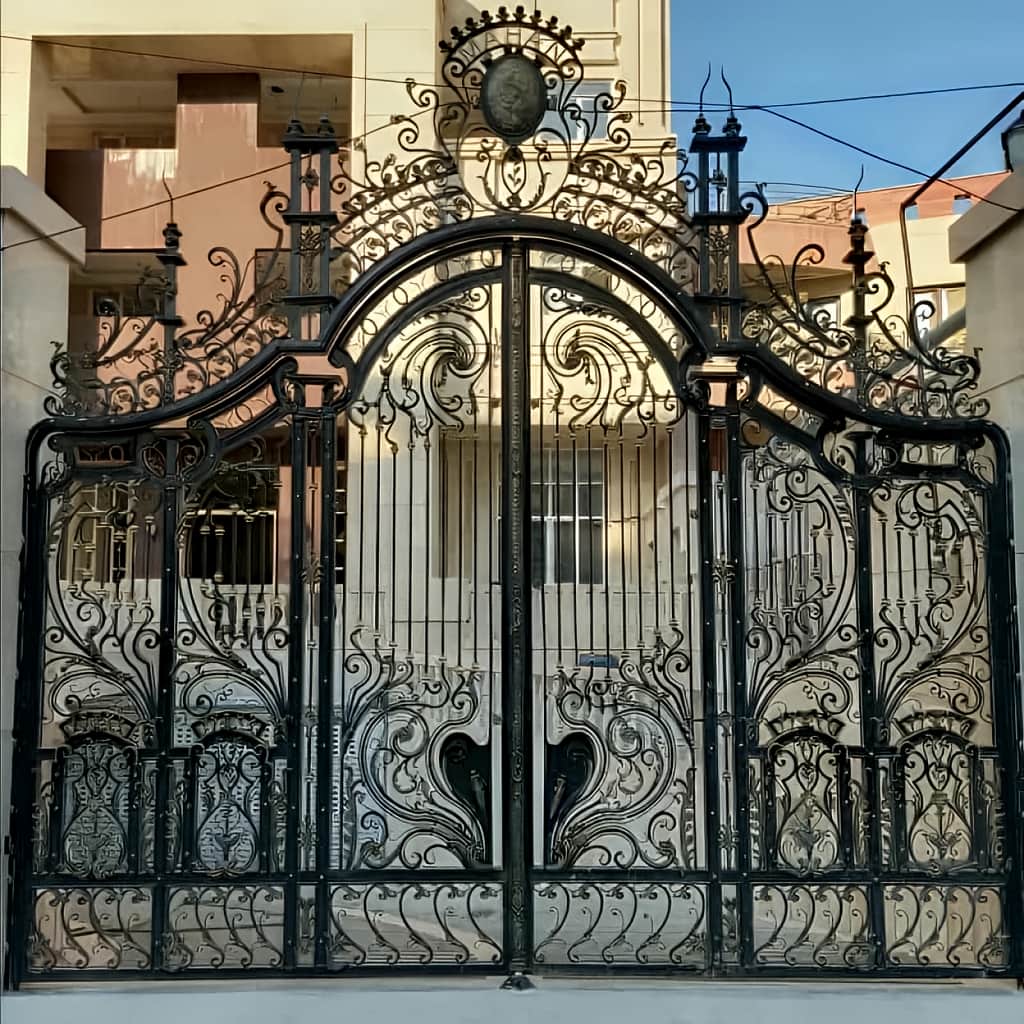 قیمت درب حیاط فرفورژه سبک کلاسیک در بجنورد