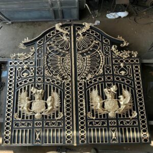 درب حیاط فرفورژه در لواسان