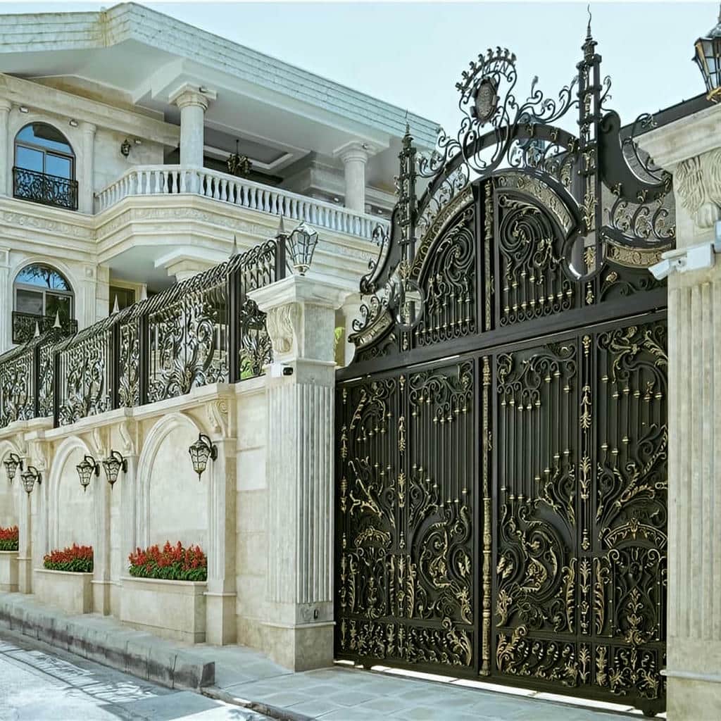 درب حیاط فرفورژه در کیش