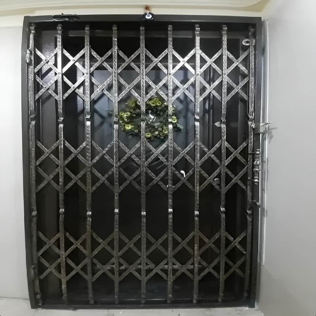 درب آکاردئونی استاندارد با جوشکاری اصولی فریم