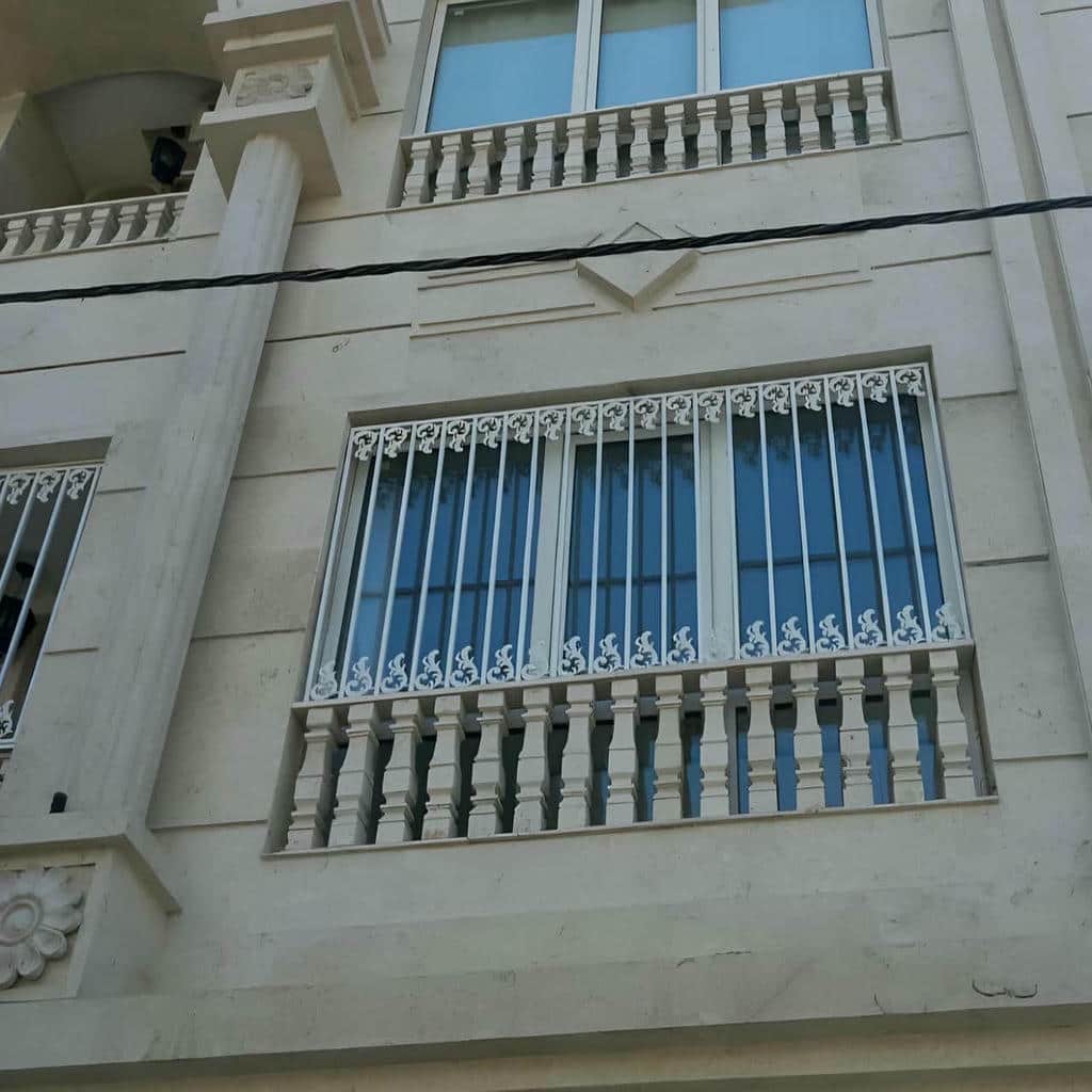 حفاظ پنجره فلزی با جوشکاری دقیق اتصالات