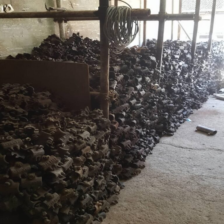 نصب ایمن کتیبه، بنر، پرچم، پارچه مشکی و ریسه با داربست