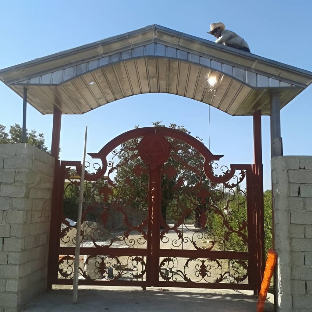 آردواز ویلایی شیک برای ورودی