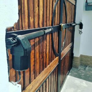 تعمیر فوری جک درب پارکینگ در محل