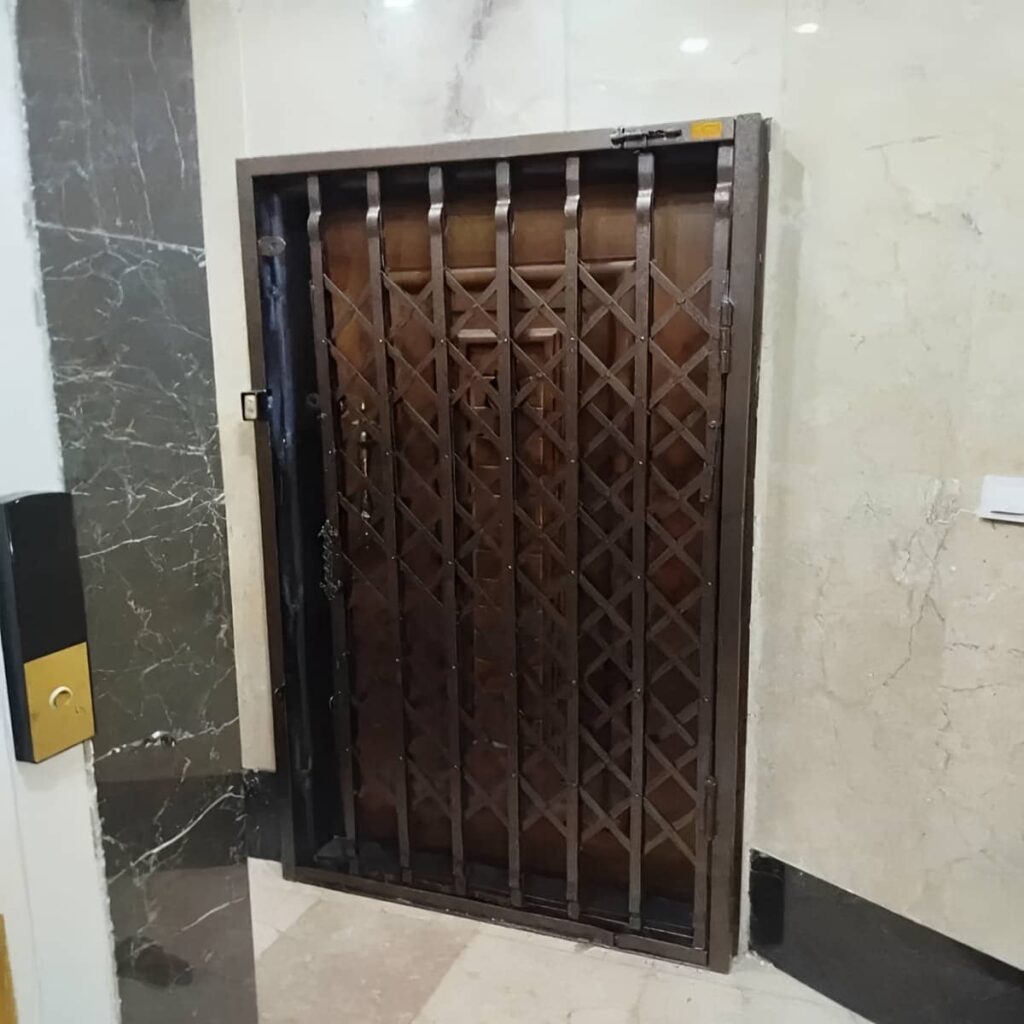 قیمت درب آکاردئونی مشکی طلایی بر اساس مشخصات
