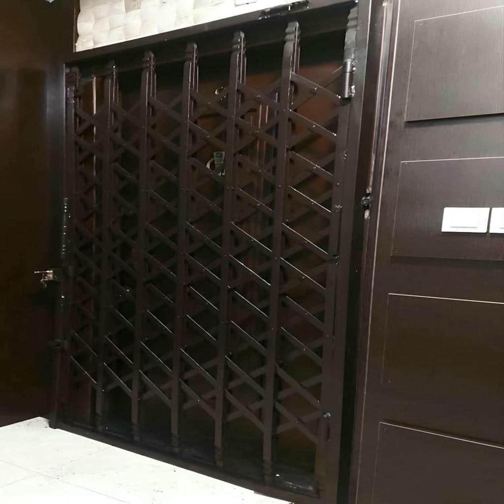 درب آکاردئونی طلایی سلطنتی برای امنیت ورودی