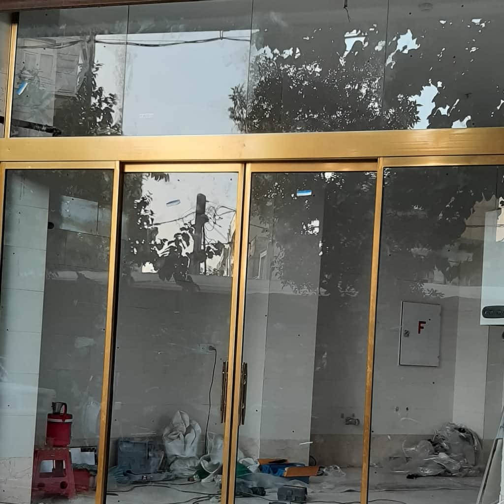 خدمات درب اتوماتیک گردان لابی برای کنترل دسترسی