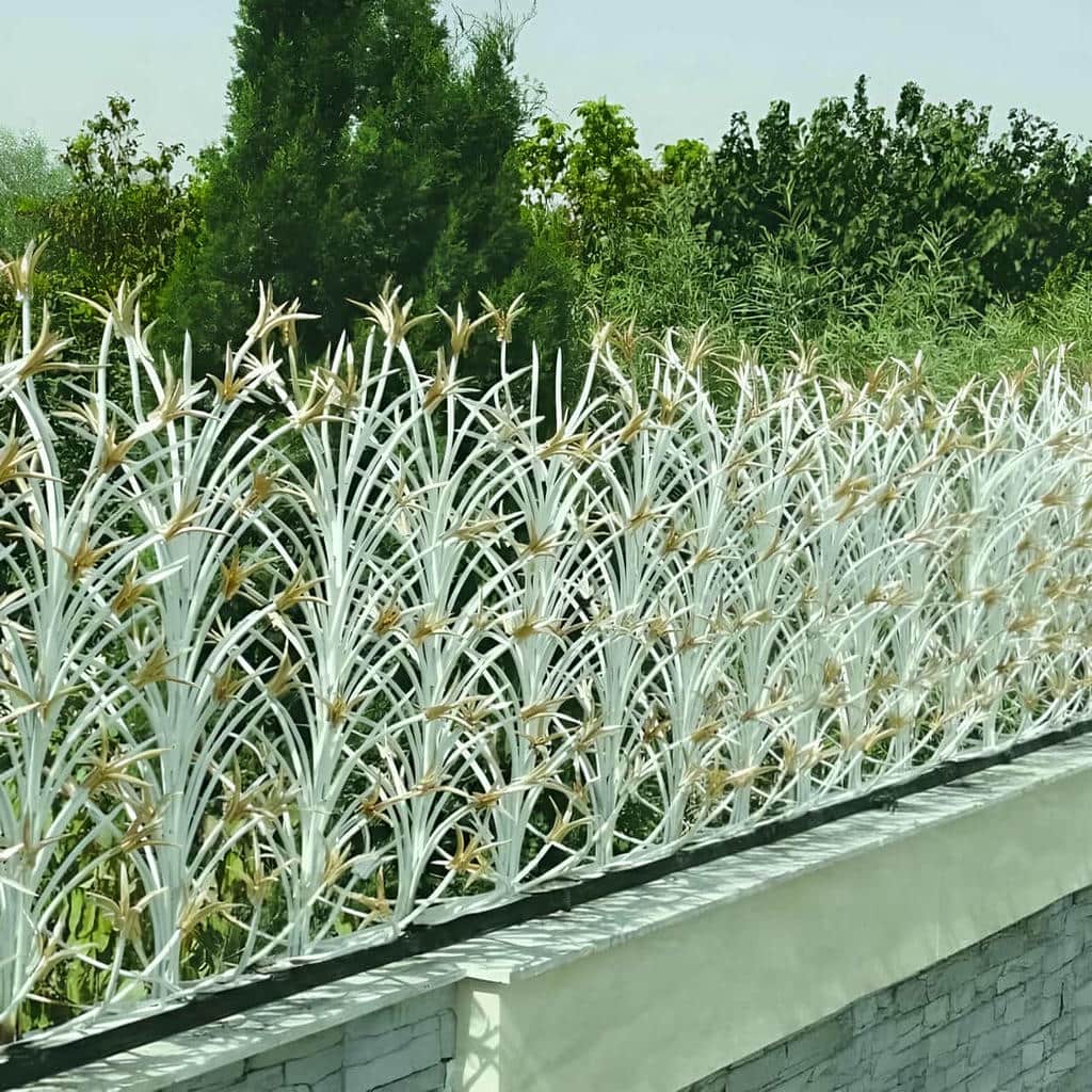 حفاظ دیوار شیک مدل لیلیوم روی تراورتن