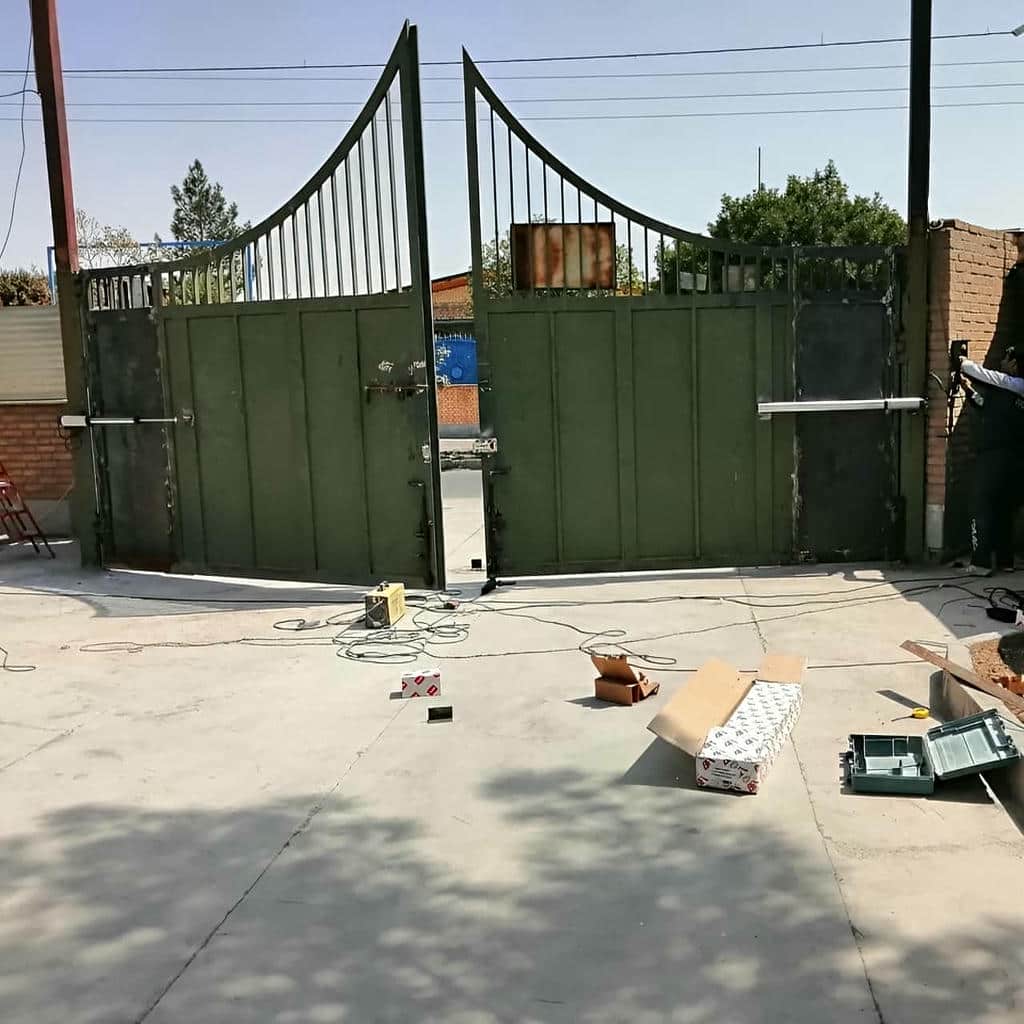 جک درب پارکینگ ایتالیایی هیدرولیک برای امنیت ورودی
