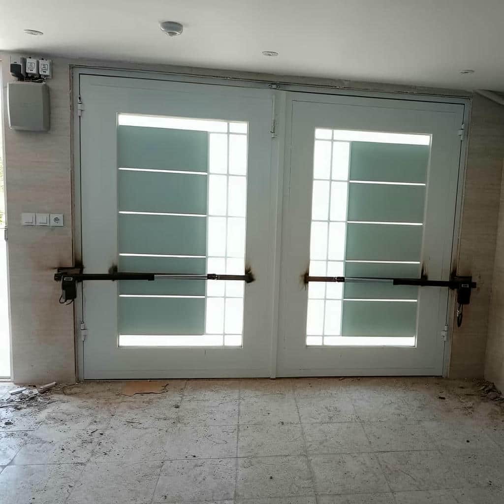 خدمات جک هیدرولیک صنعتی برای کنترل رفتوآمد