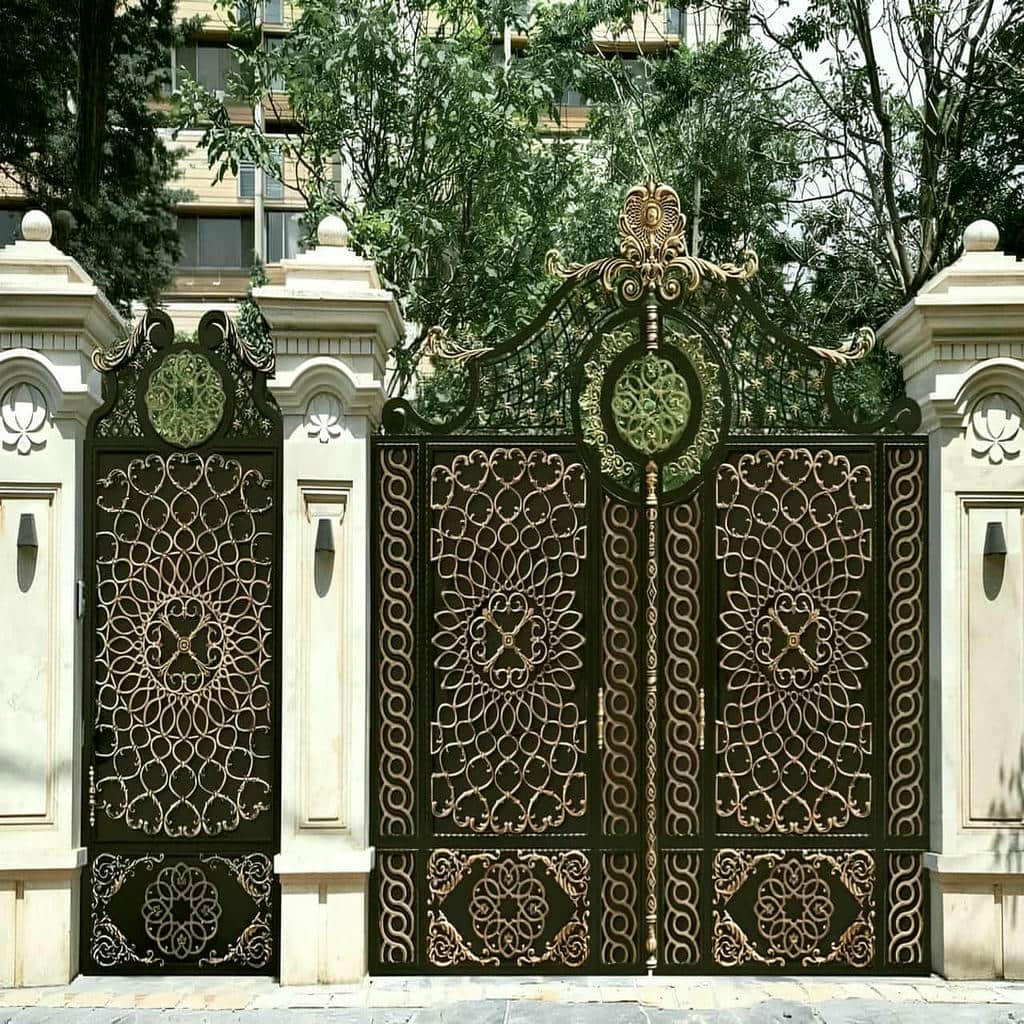 نصب درب ویلایی CNC پنل مشبک دو لنگه