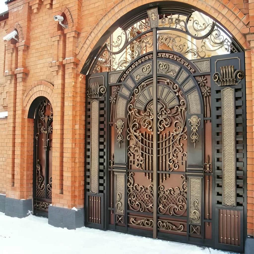 سفارش درب پارکینگ مینیمال خطی متناسب با نما