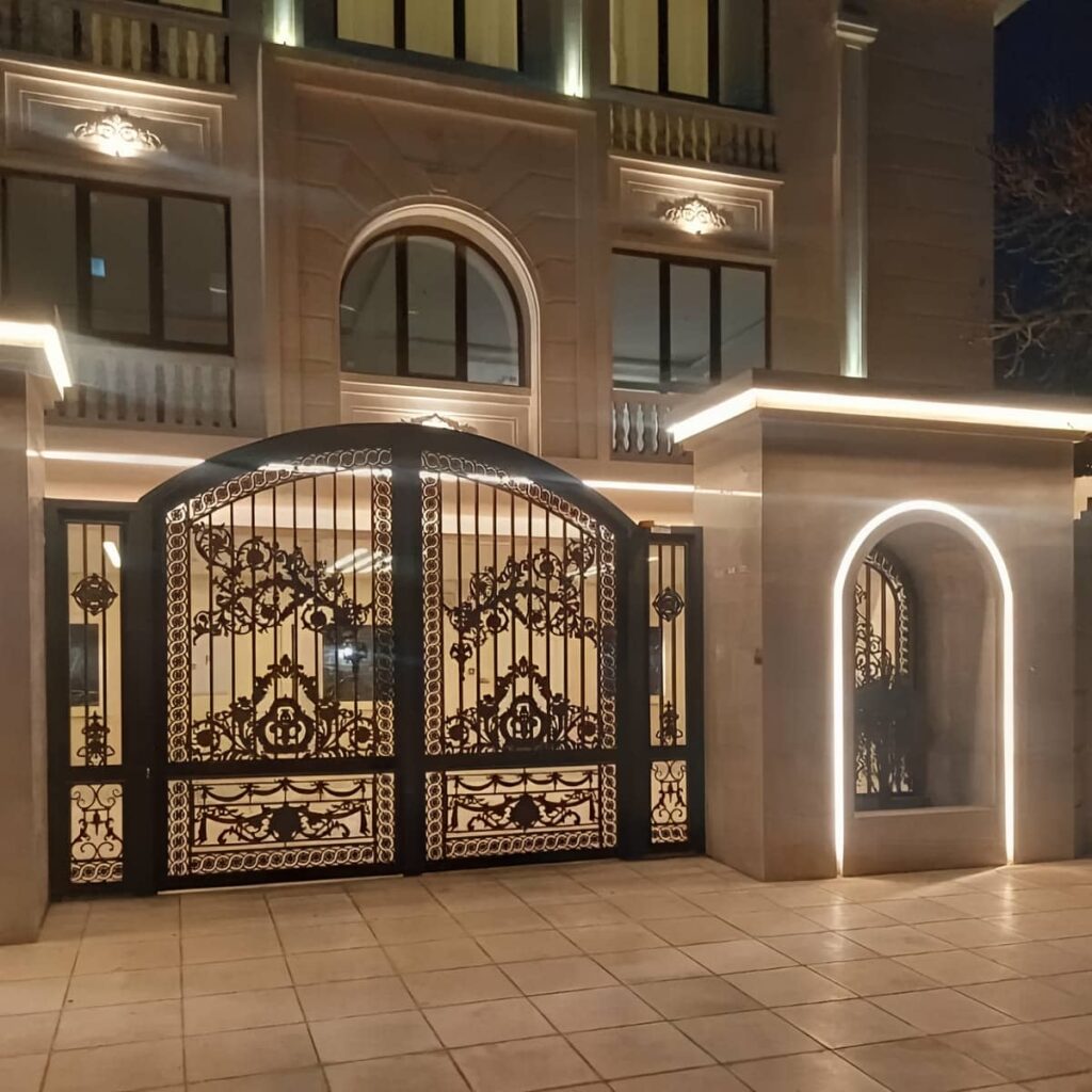 خرید درب ویلایی حفاظ دار ورودی طرح چوب