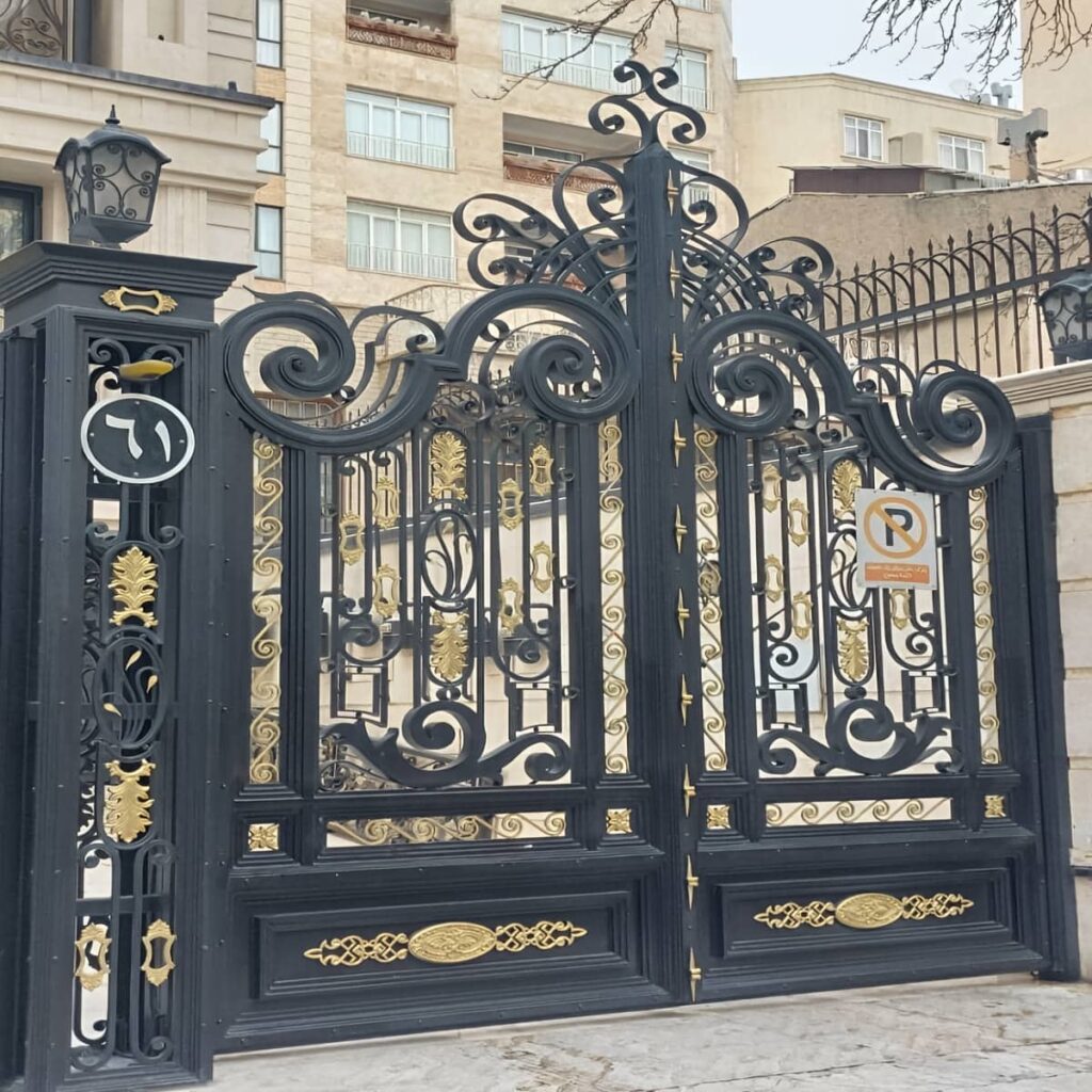 سفارش درب ویلا مدرن نمای سنگی شیاردار